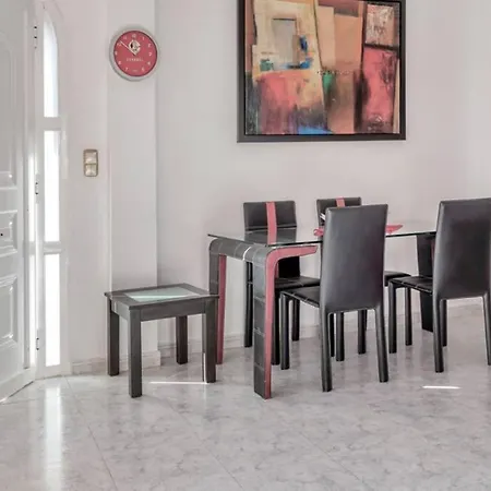 Stunning Five Bedroom With Fabulous Swimming Pool. Villamartin (Valencia)
