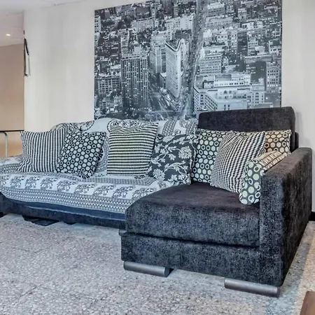 Villa Stunning Five Bedroom With Fabulous Swimming Pool. Villamartin (Valencia)