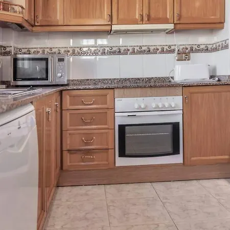 Stunning Five Bedroom With Fabulous Swimming Pool. Villa