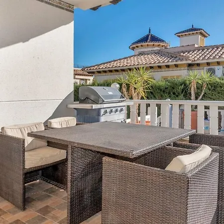 Stunning Five Bedroom With Fabulous Swimming Pool.