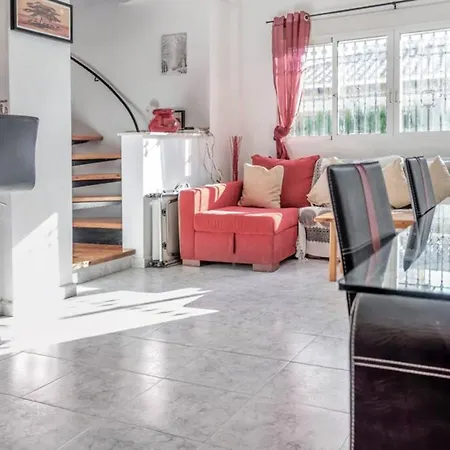Stunning Five Bedroom With Fabulous Swimming Pool. Villa *