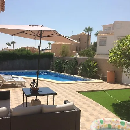 Stunning Five Bedroom With Fabulous Swimming Pool. * Villamartin (Valencia)