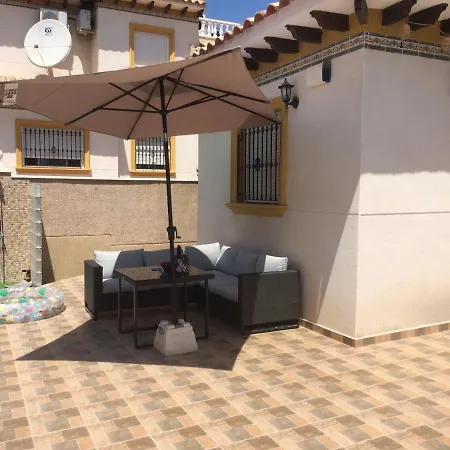 Stunning Five Bedroom With Fabulous Swimming Pool.