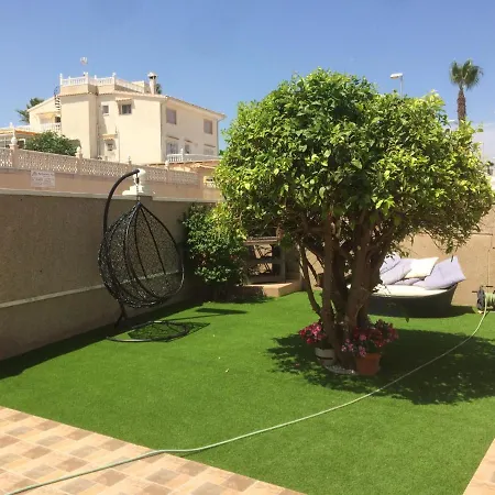 Stunning Five Bedroom With Fabulous Swimming Pool. *